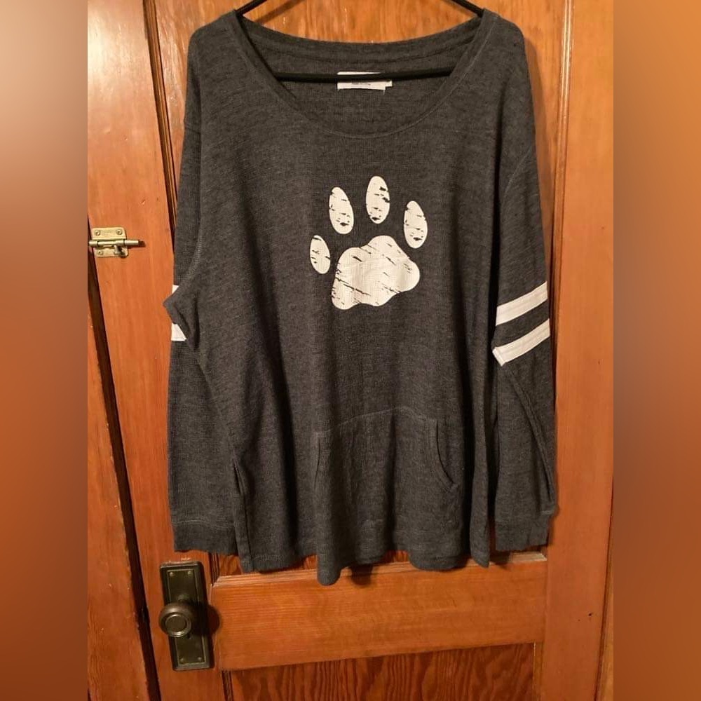 The Animal Rescue Site Long Sleep Top
